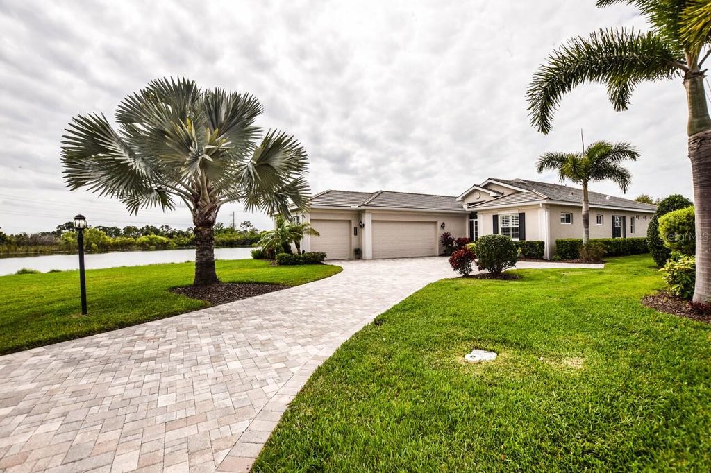 Photo of 1580 Lancashire Drive, Venice, FL 34293 (MLS # N6142744)