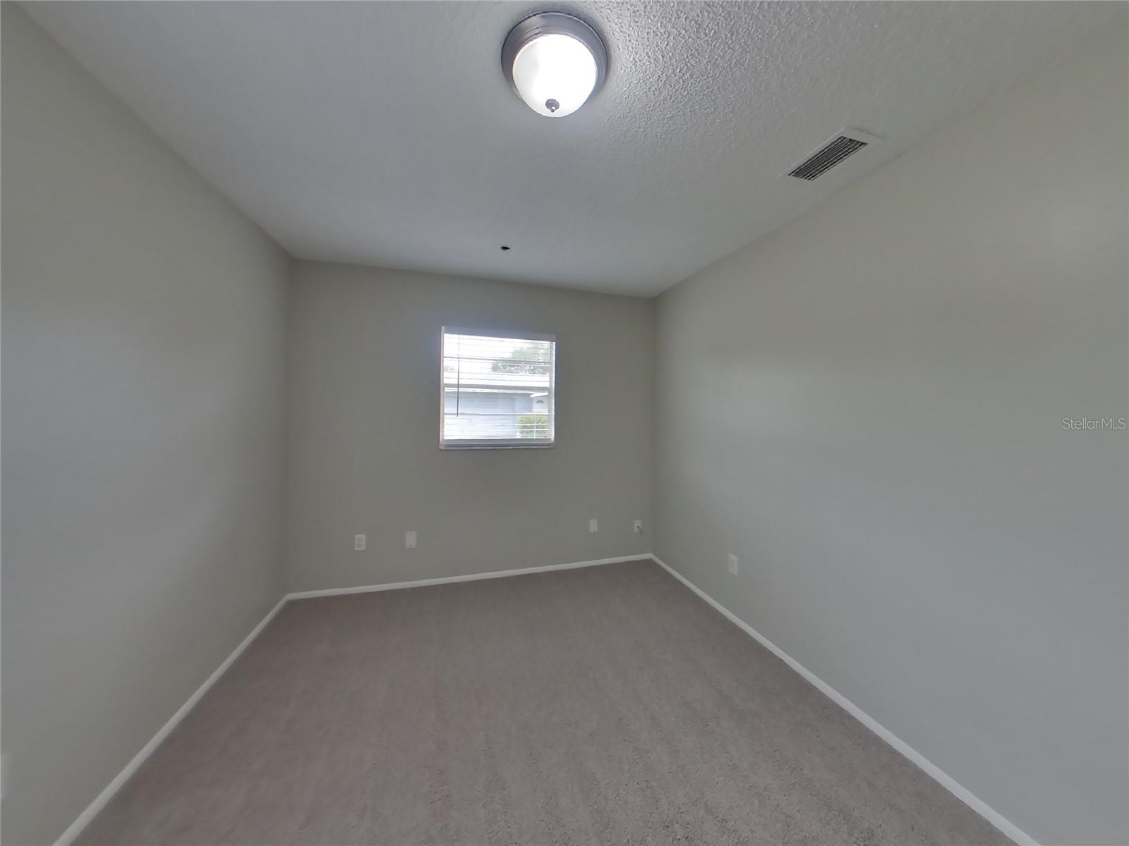 DELTONA LAKES UN 63 - Residential Lease