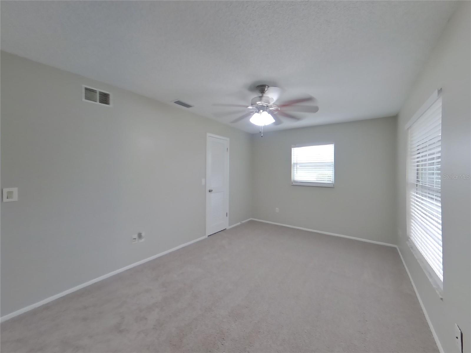 DELTONA LAKES UN 63 - Residential Lease