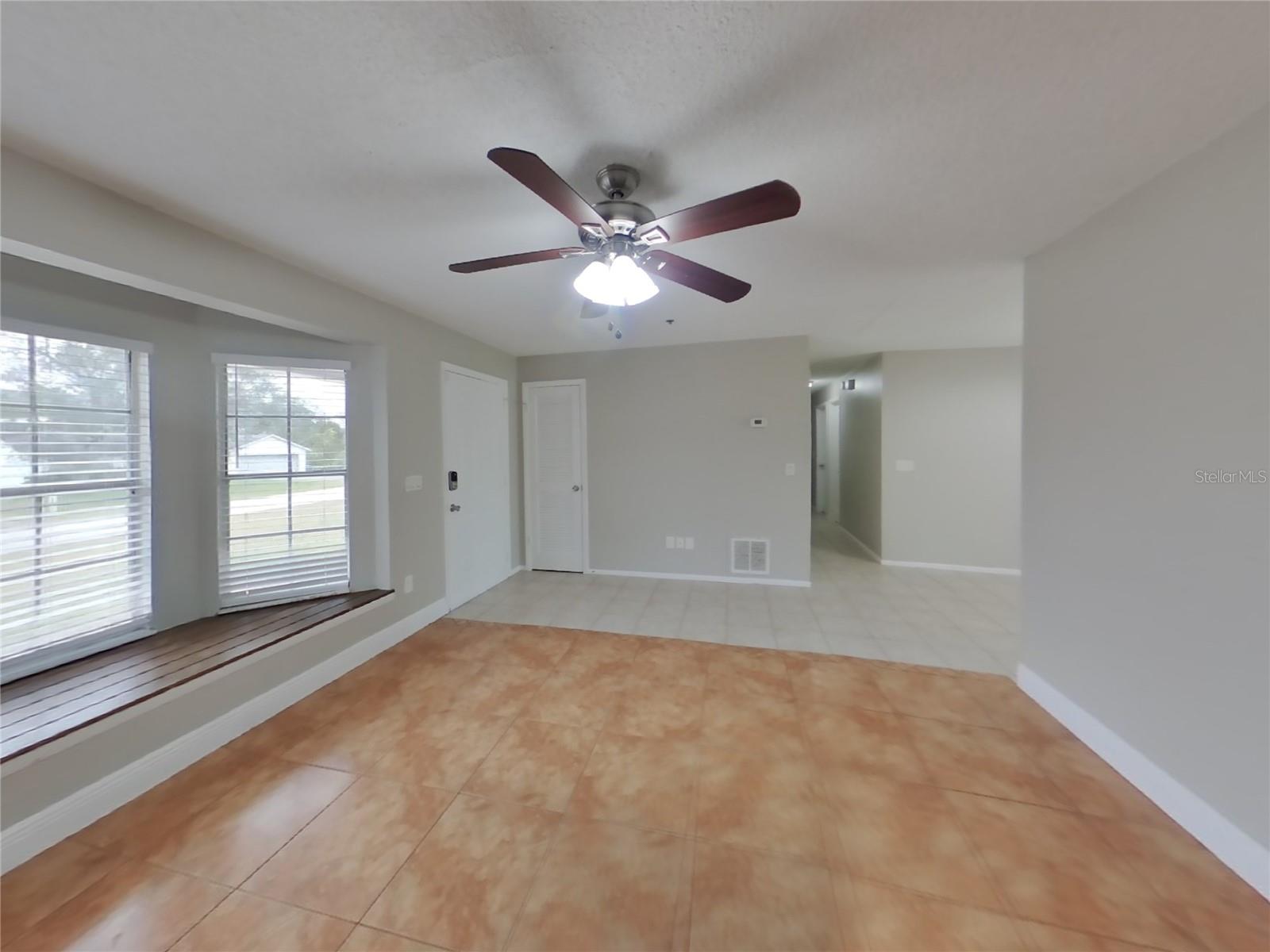 DELTONA LAKES UN 63 - Residential Lease