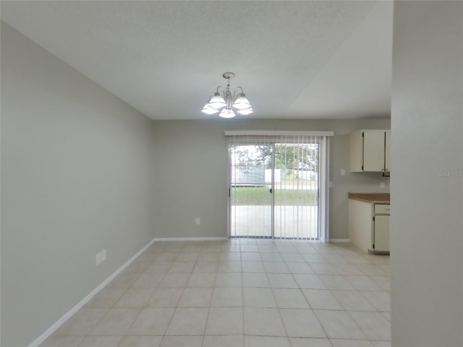 DELTONA LAKES UN 63 - Residential Lease