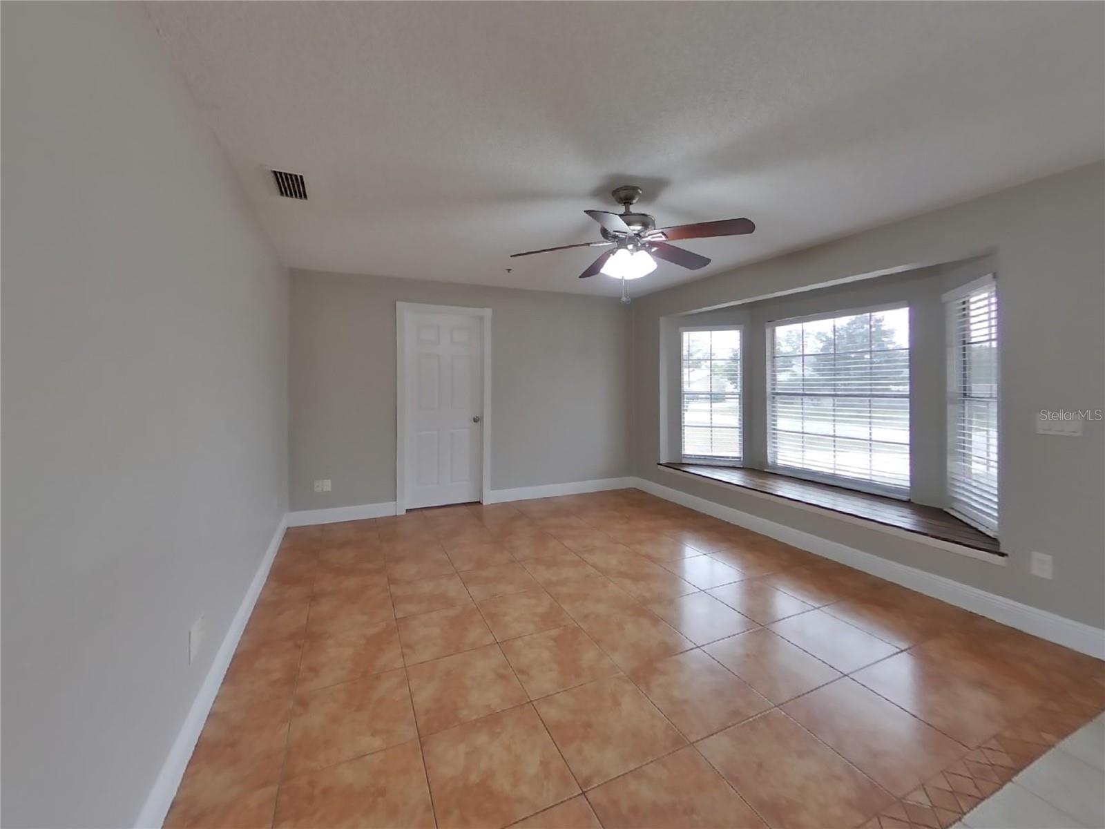 DELTONA LAKES UN 63 - Residential Lease