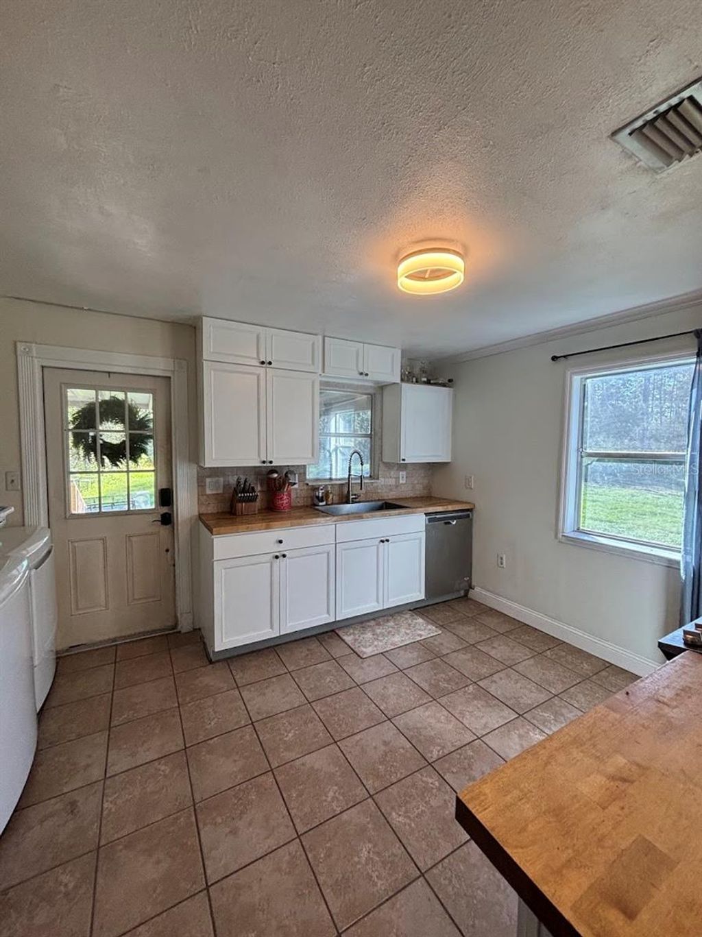 Photo of 1745 East Parkway, Deland, FL 32724 (MLS # V4945490)