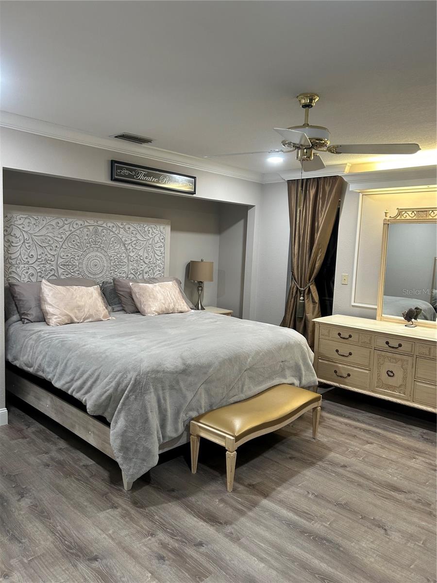 EAST LAKE WOODLANDS PINEWINDS - Residential Lease