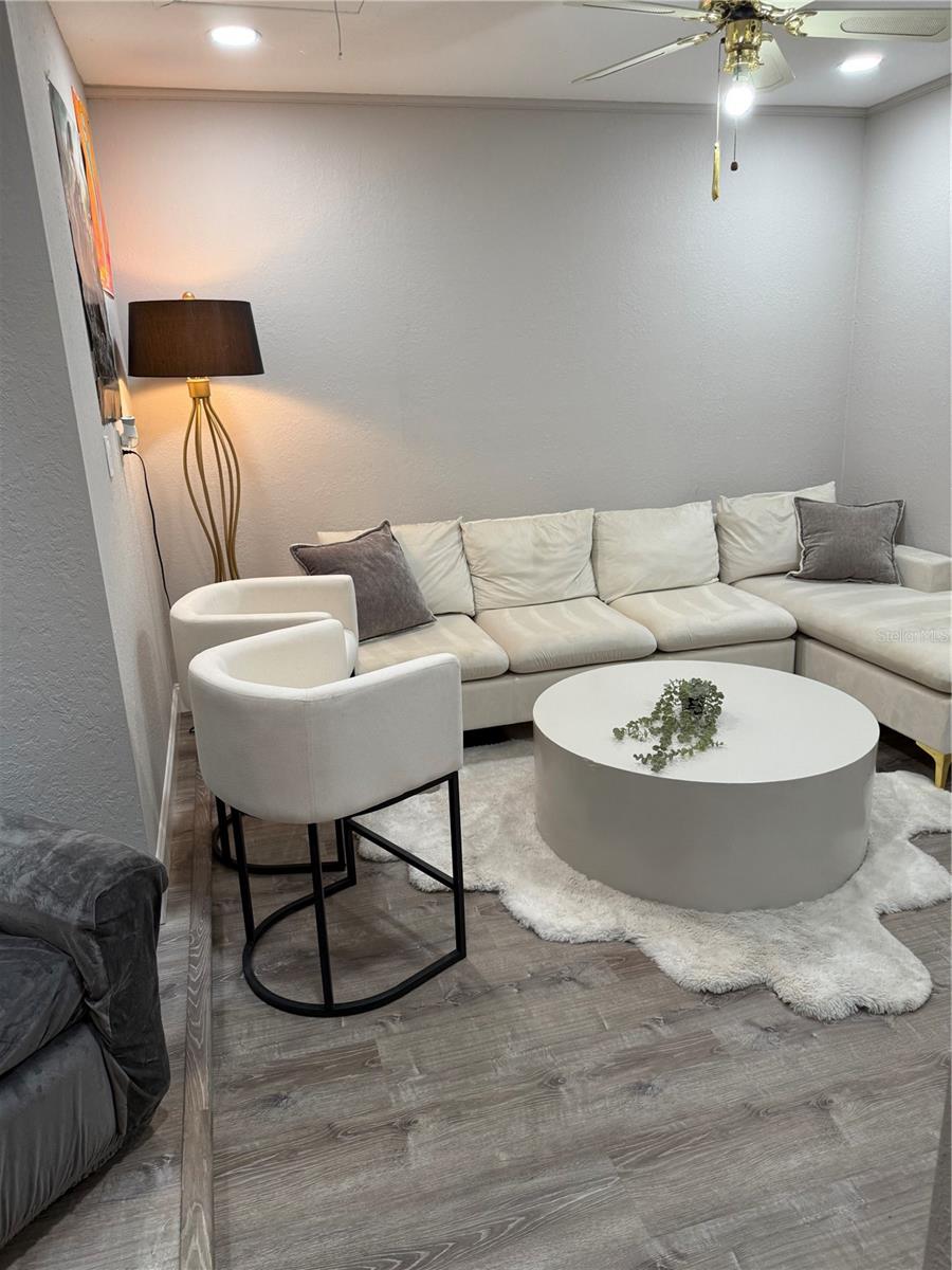 EAST LAKE WOODLANDS PINEWINDS - Residential Lease