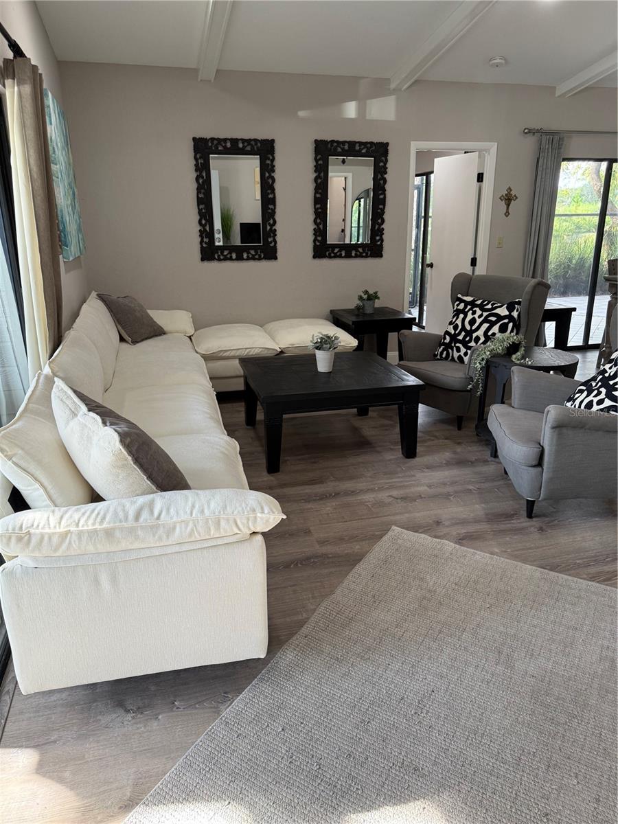 EAST LAKE WOODLANDS PINEWINDS - Residential Lease