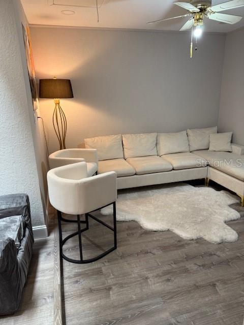 EAST LAKE WOODLANDS PINEWINDS - Residential Lease