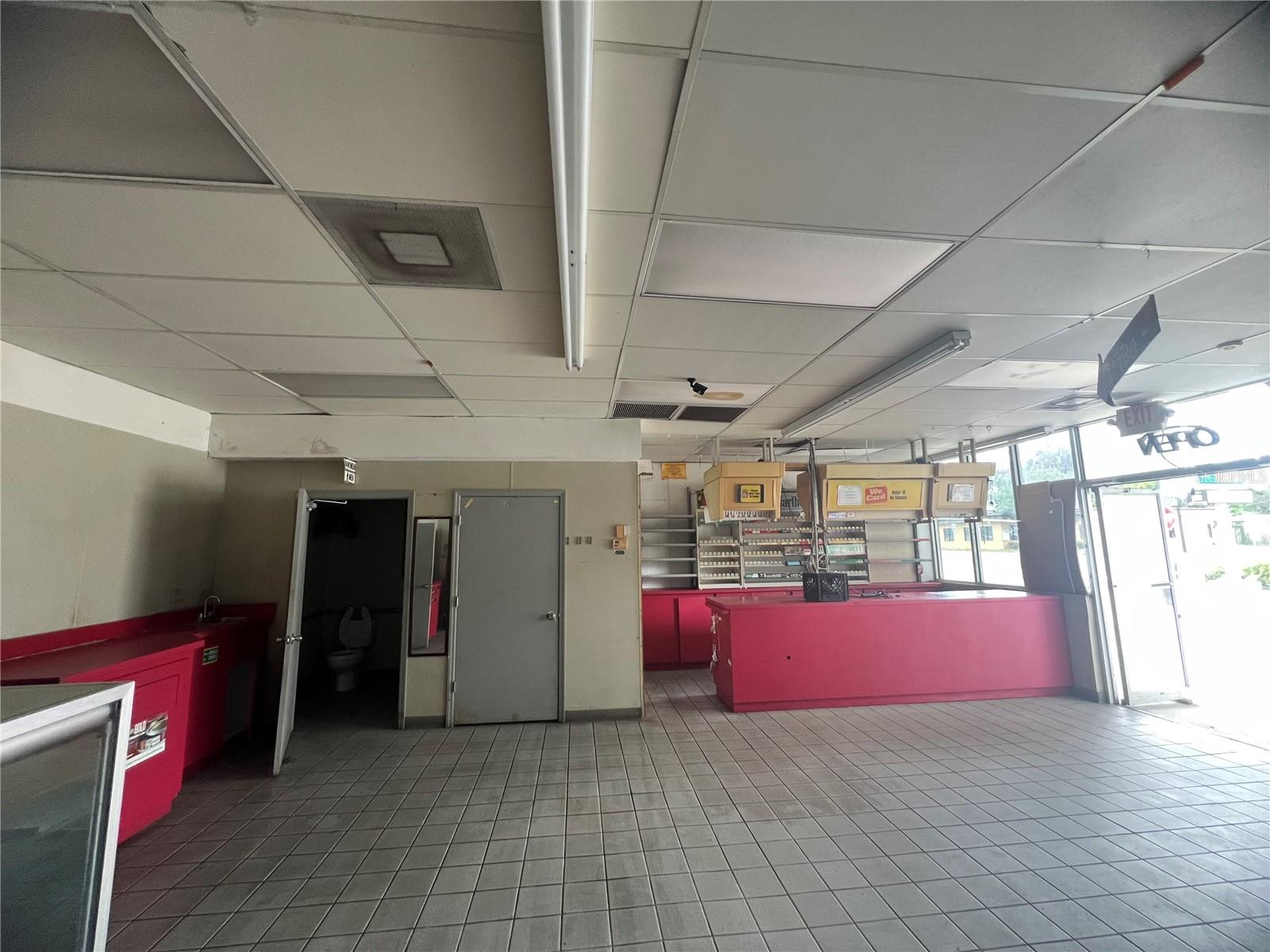 LYNWOOD PARK - Commercial Sale