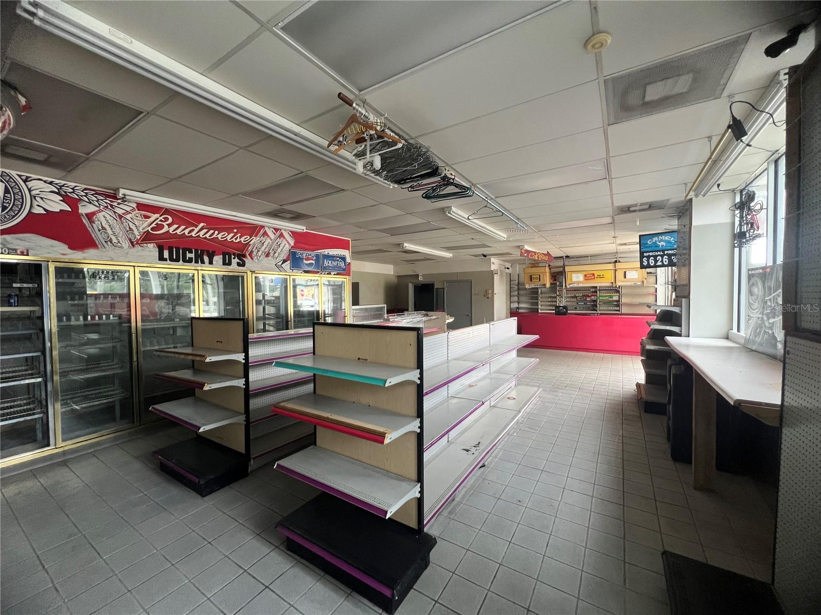 LYNWOOD PARK - Commercial Sale