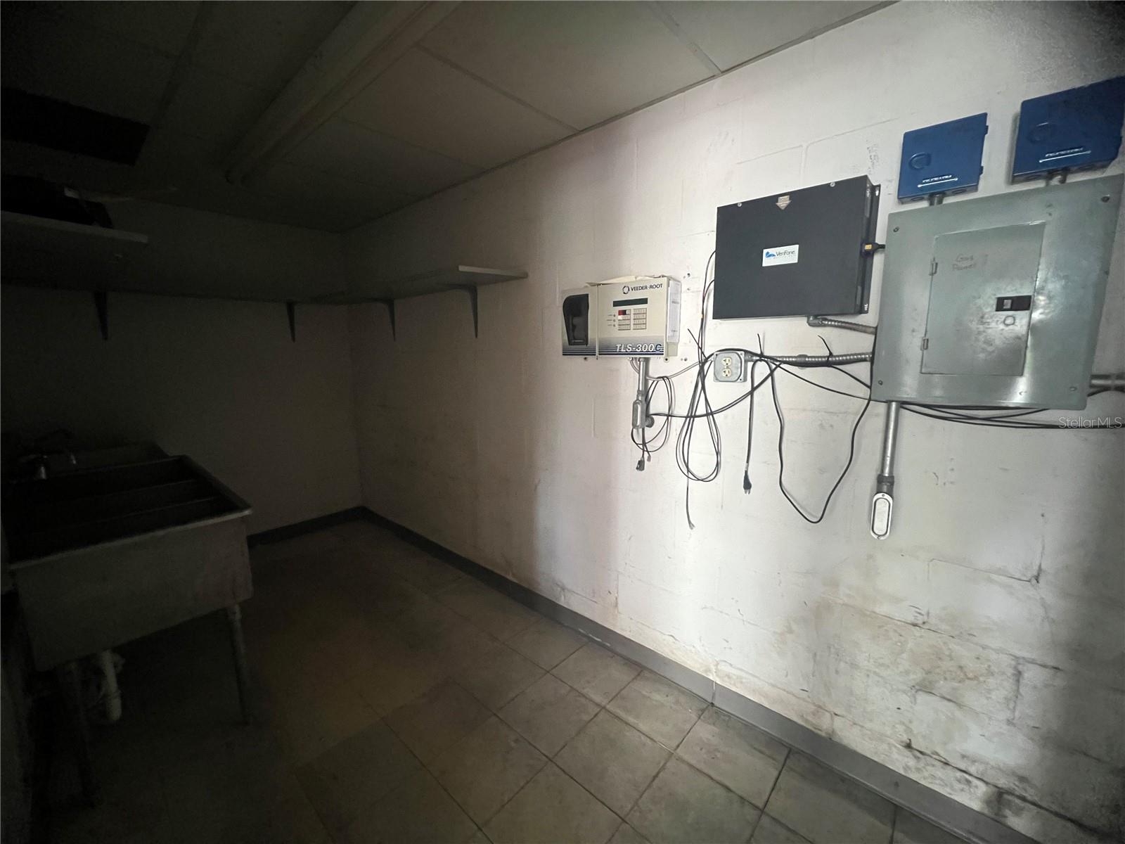 LYNWOOD PARK - Commercial Sale