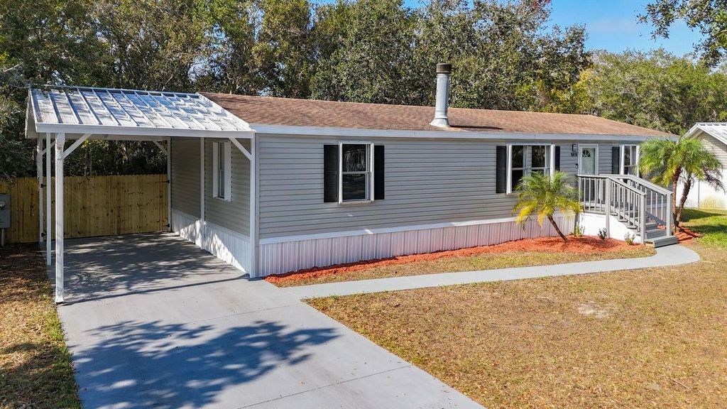 Photo of 10418 Goshawk Drive, Riverview, FL 33578 (MLS # L4957917)