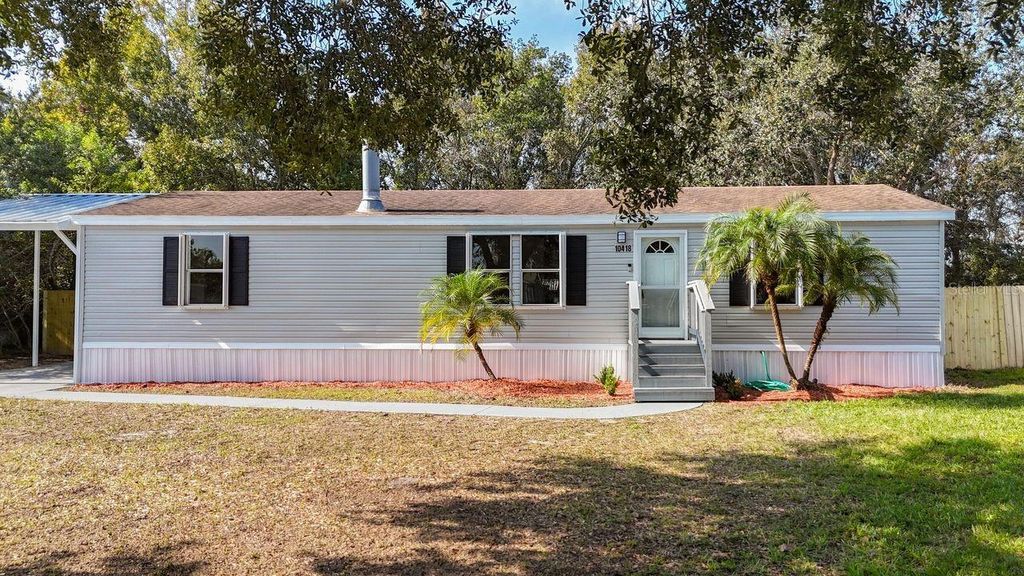 Photo of 10418 Goshawk Drive, Riverview, FL 33578 (MLS # L4957917)