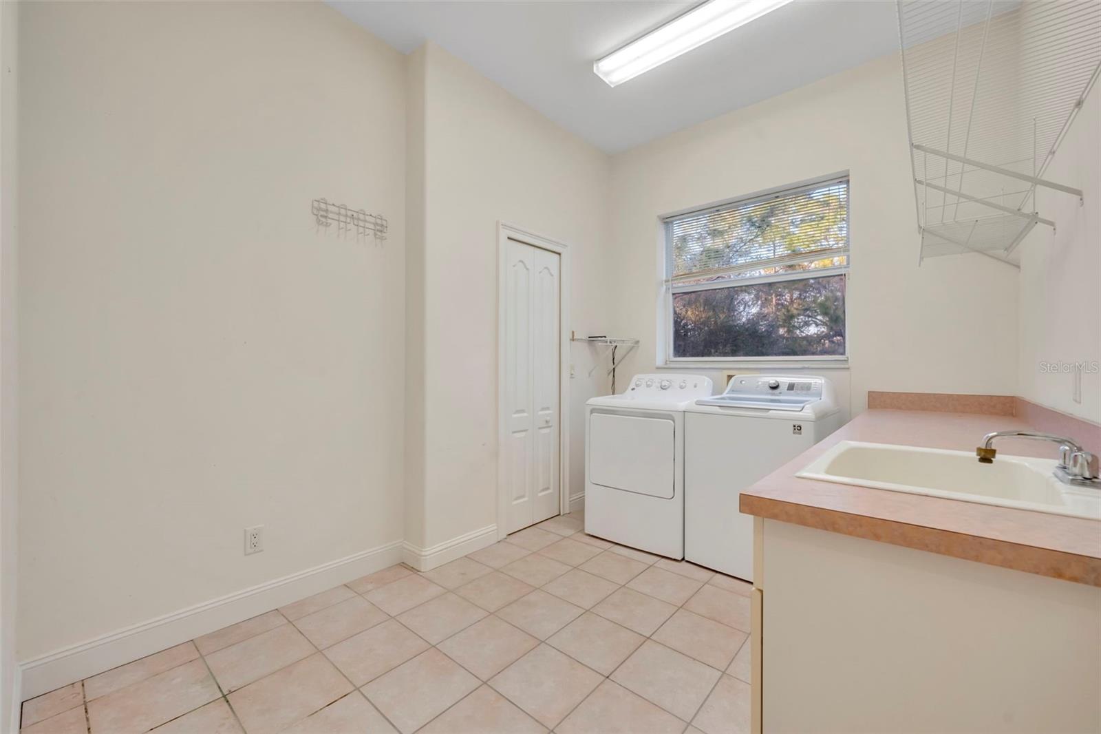 SEMINOLE WOODS 5 AC DEV - Residential