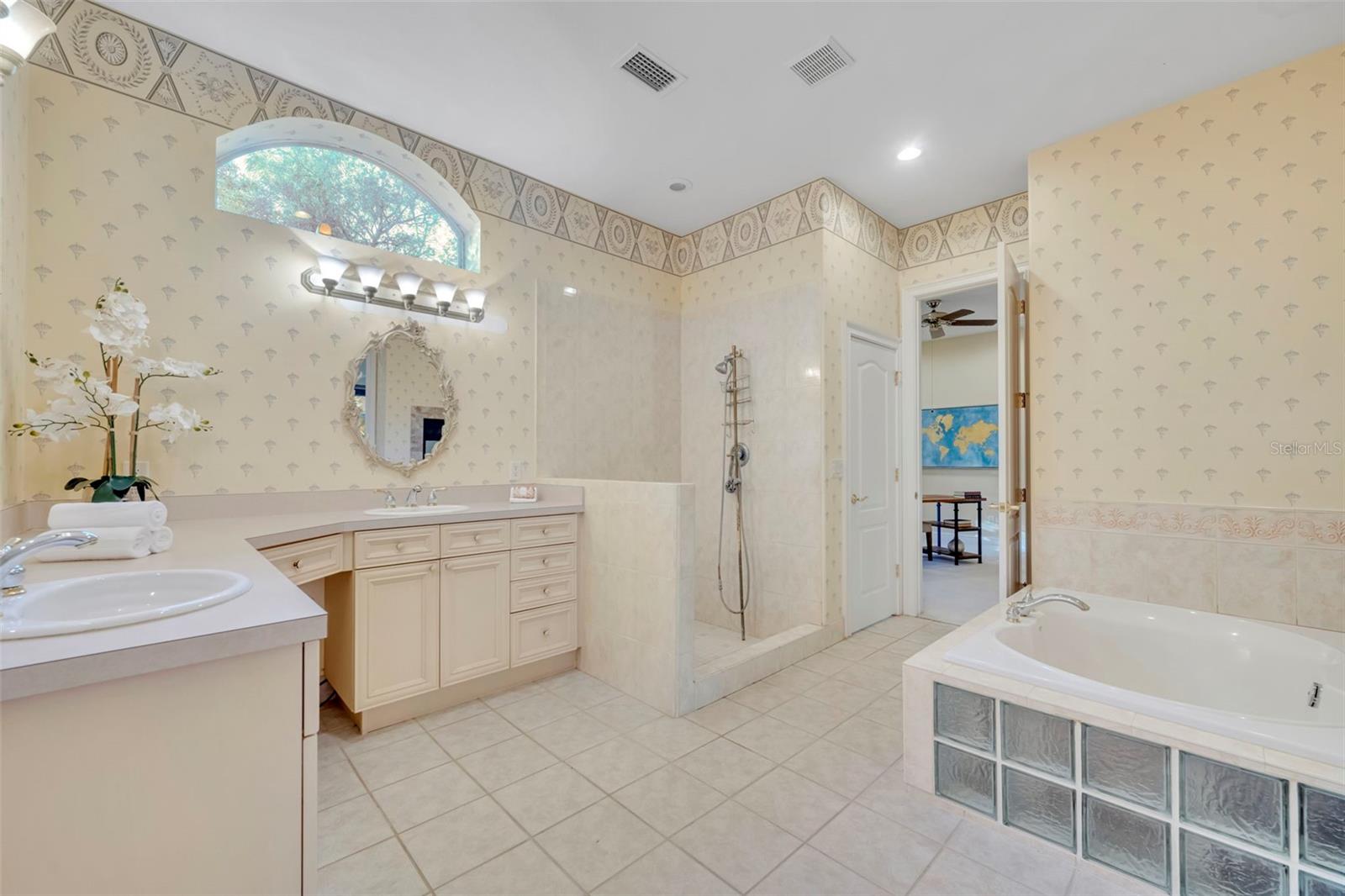 SEMINOLE WOODS 5 AC DEV - Residential