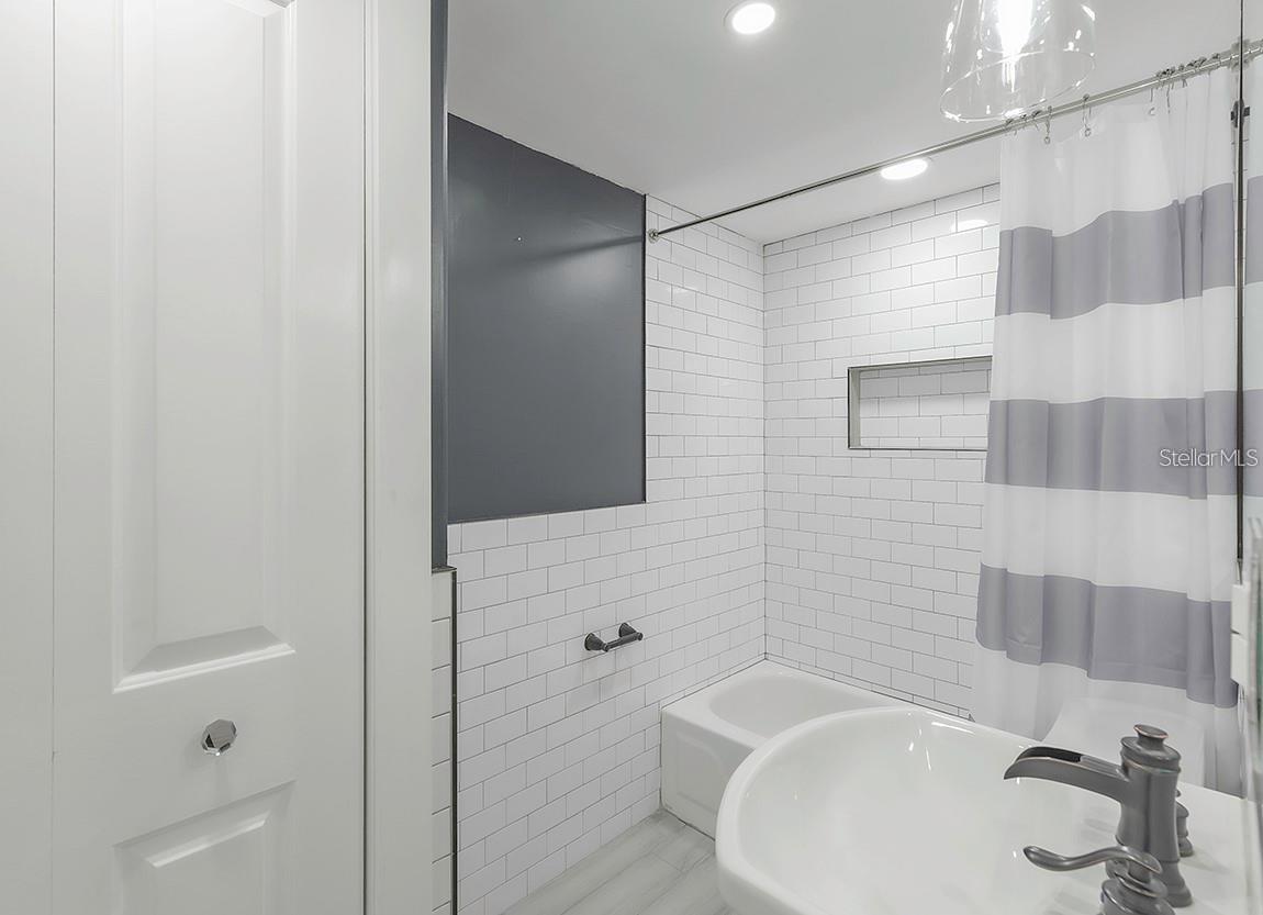 SUTHERLAND TOWN OF - Residential Lease