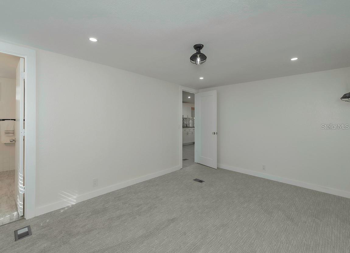 SUTHERLAND TOWN OF - Residential Lease