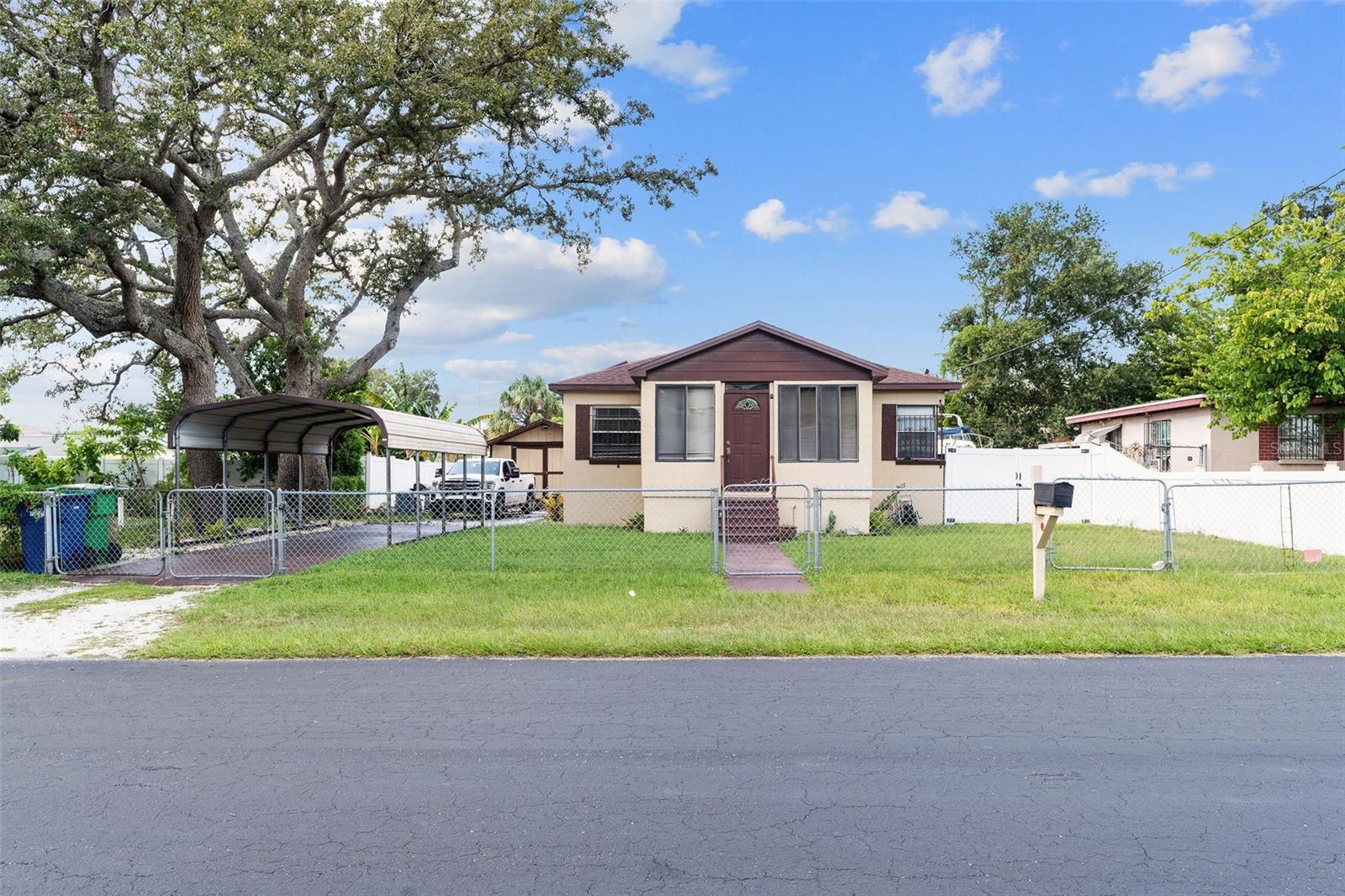 2708 N MATANZAS AVENUE