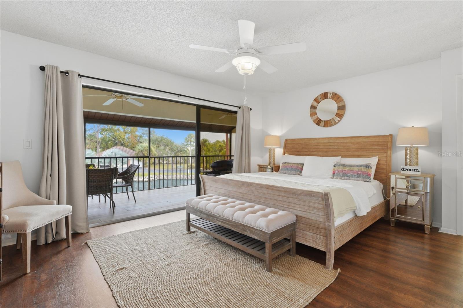 LOS LAGOS - Residential