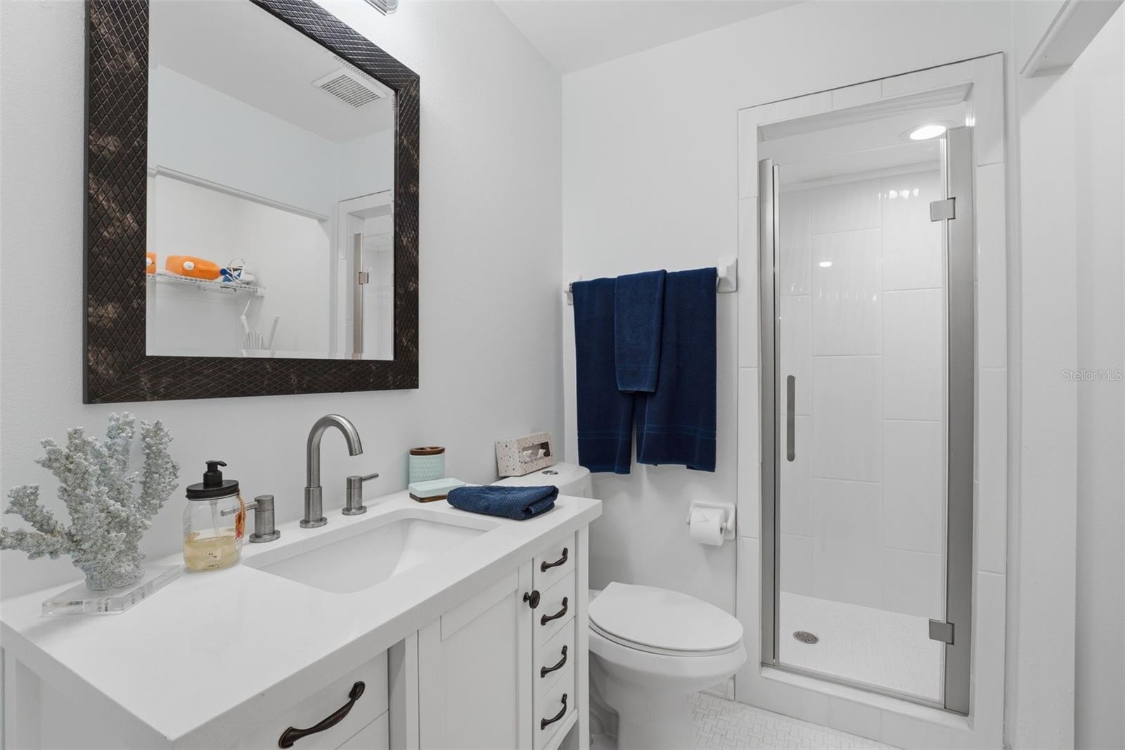 LOS LAGOS - Residential