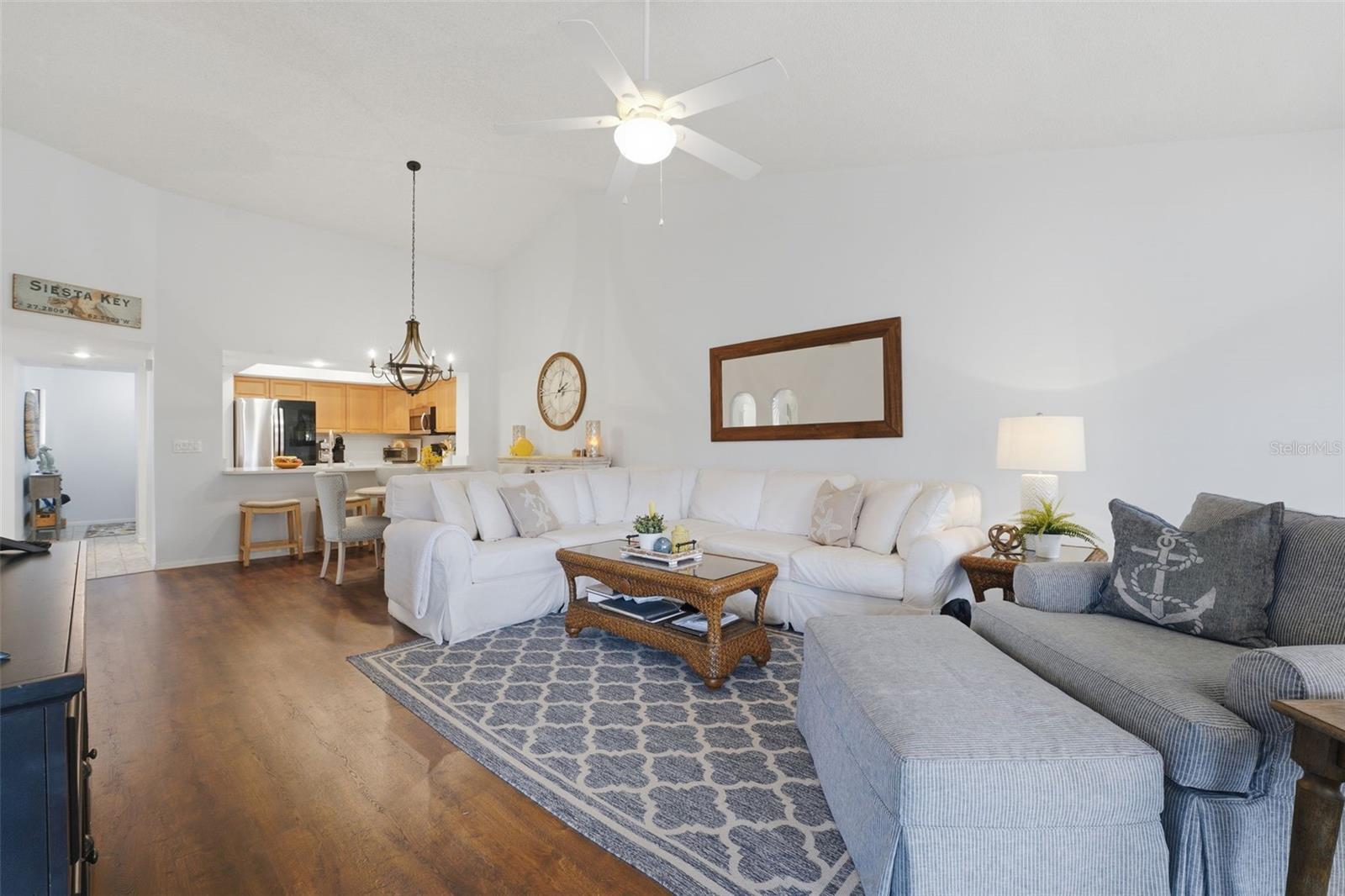 LOS LAGOS - Residential