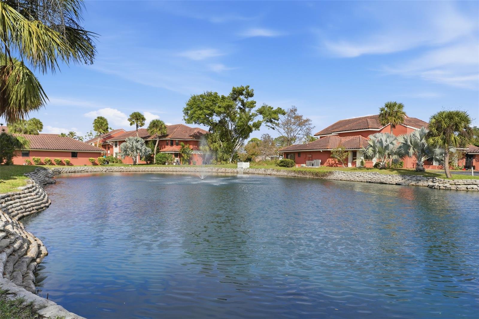 LOS LAGOS - Residential