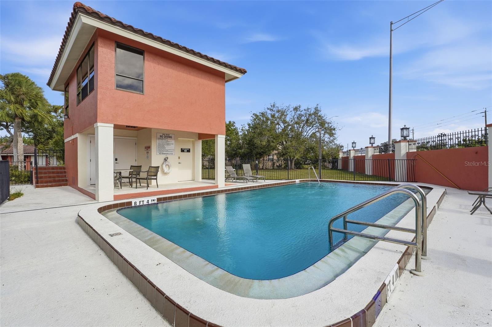 LOS LAGOS - Residential