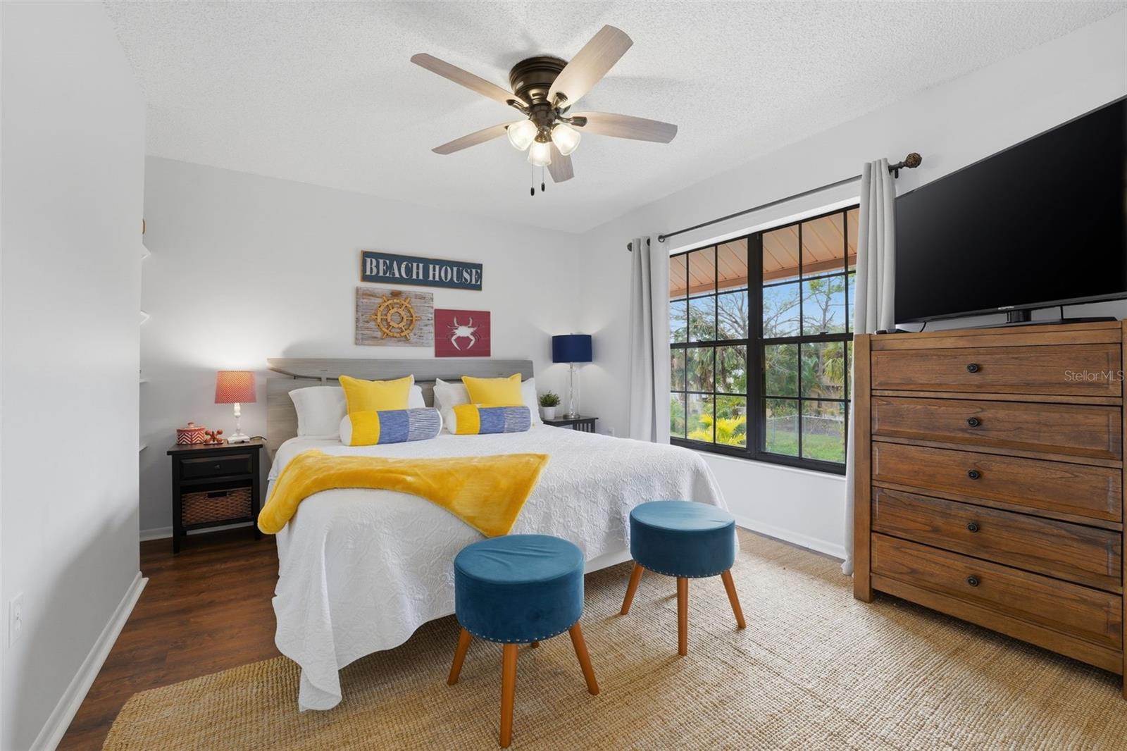 LOS LAGOS - Residential