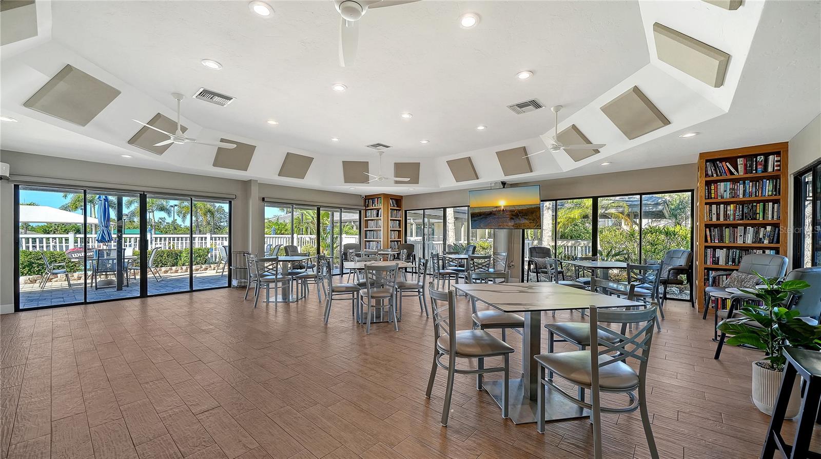 LANDINGS CARRIAGEHOUSE I - Residential