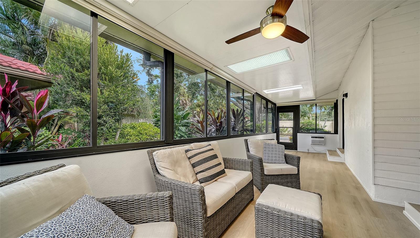 LANDINGS CARRIAGEHOUSE I - Residential