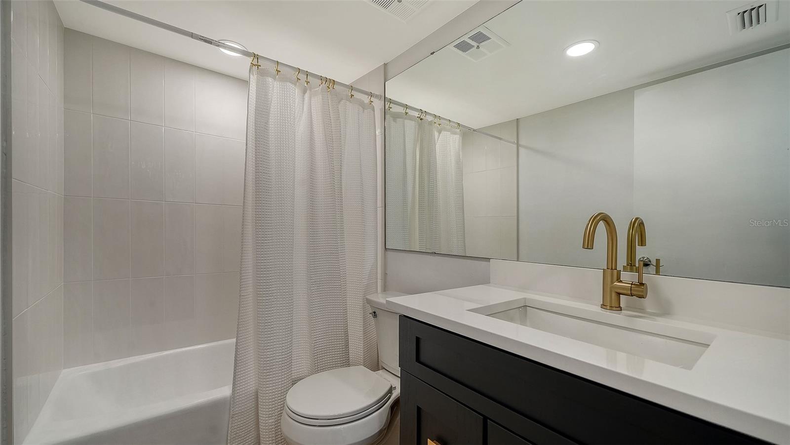 LANDINGS CARRIAGEHOUSE I - Residential