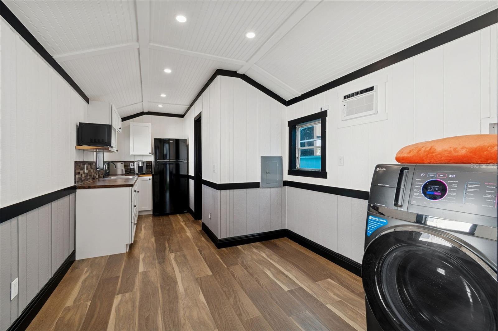 SOUTH BAY PORT - Residential