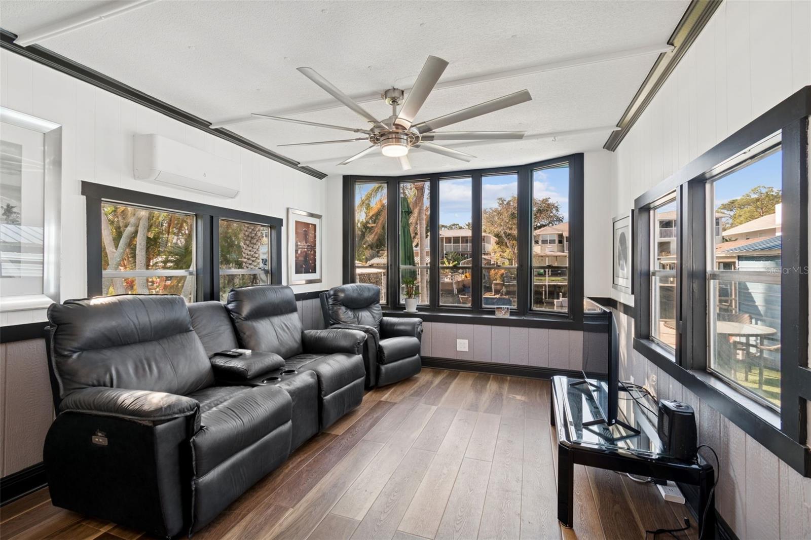 SOUTH BAY PORT - Residential