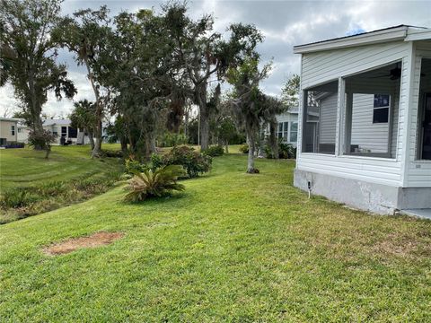 A home in ELLENTON