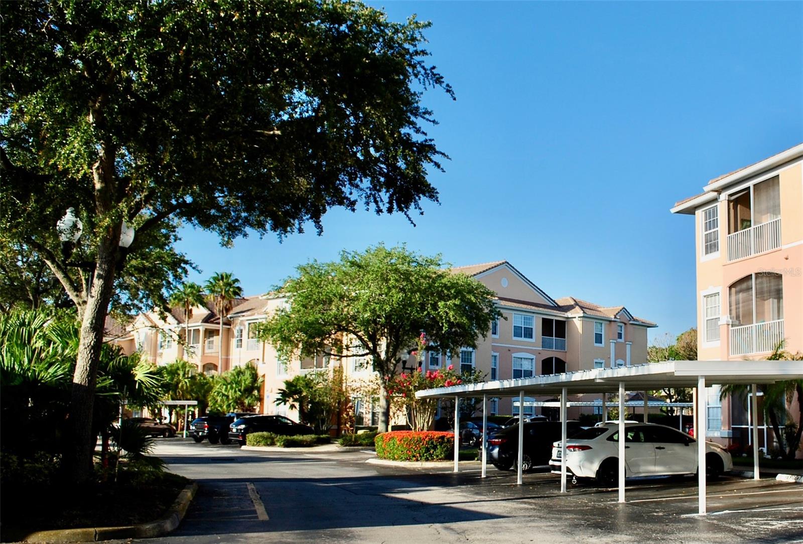 GOLFVIEW AT HUNTERS CREEK CONDO - Residential