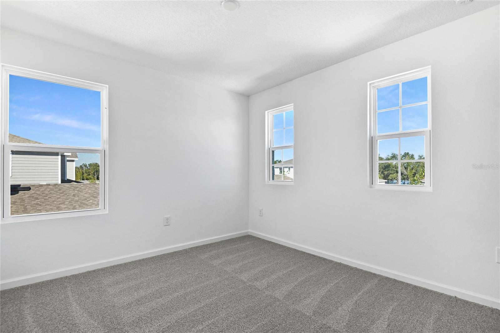 SEASONS AT SHORES OF LAKE DELL - Residential