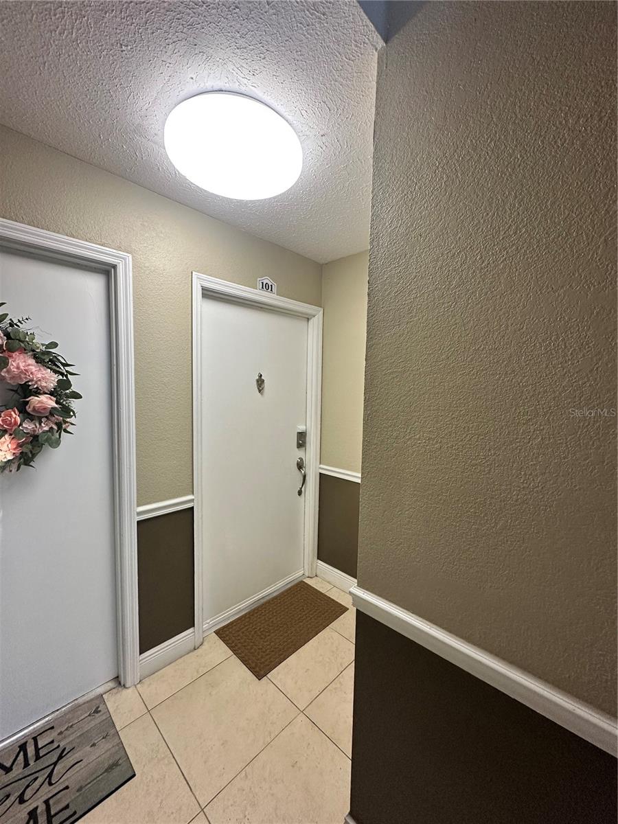 WHISPERING OAKS - Residential Lease