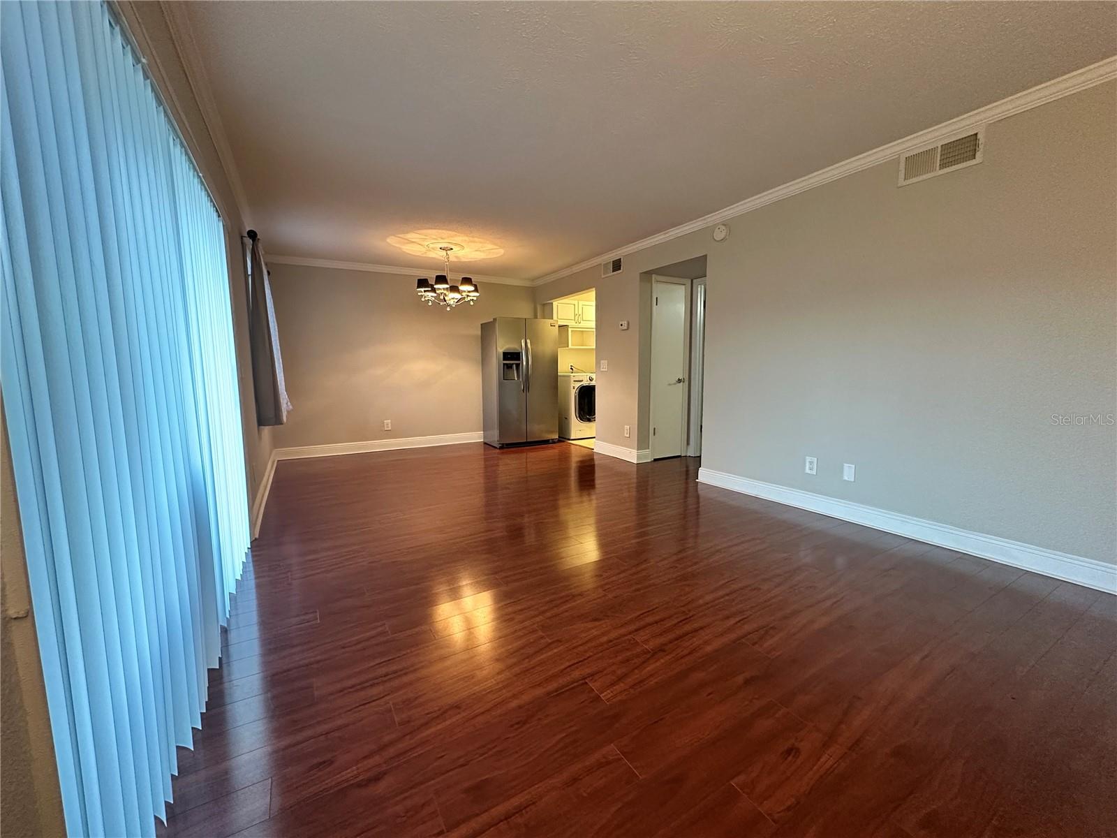 WHISPERING OAKS - Residential Lease