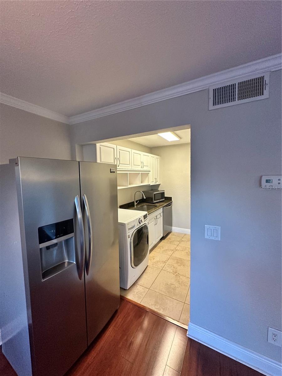 WHISPERING OAKS - Residential Lease