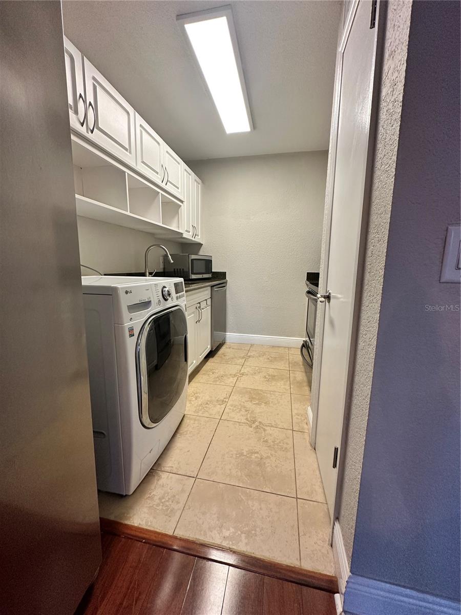 WHISPERING OAKS - Residential Lease