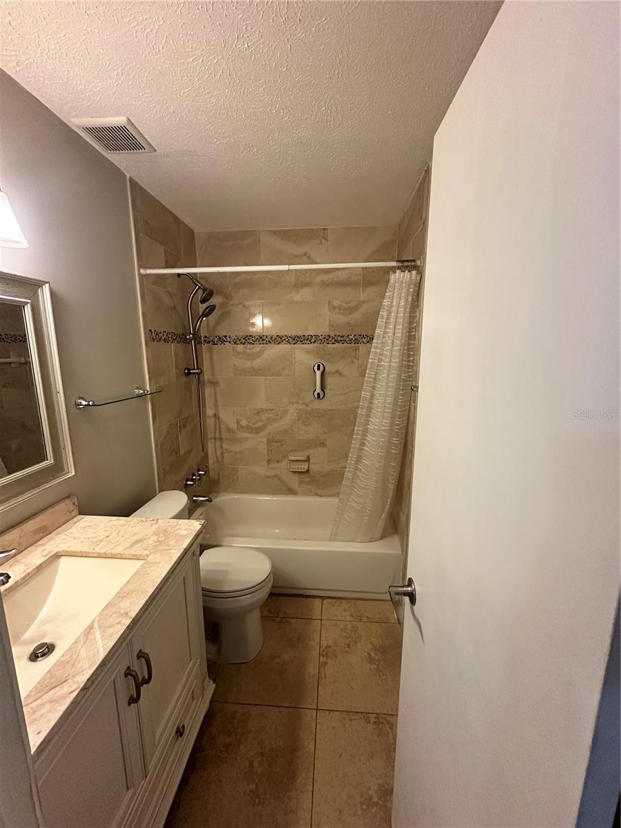 WHISPERING OAKS - Residential Lease