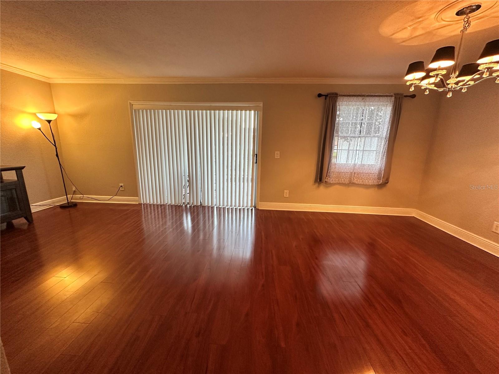 WHISPERING OAKS - Residential Lease