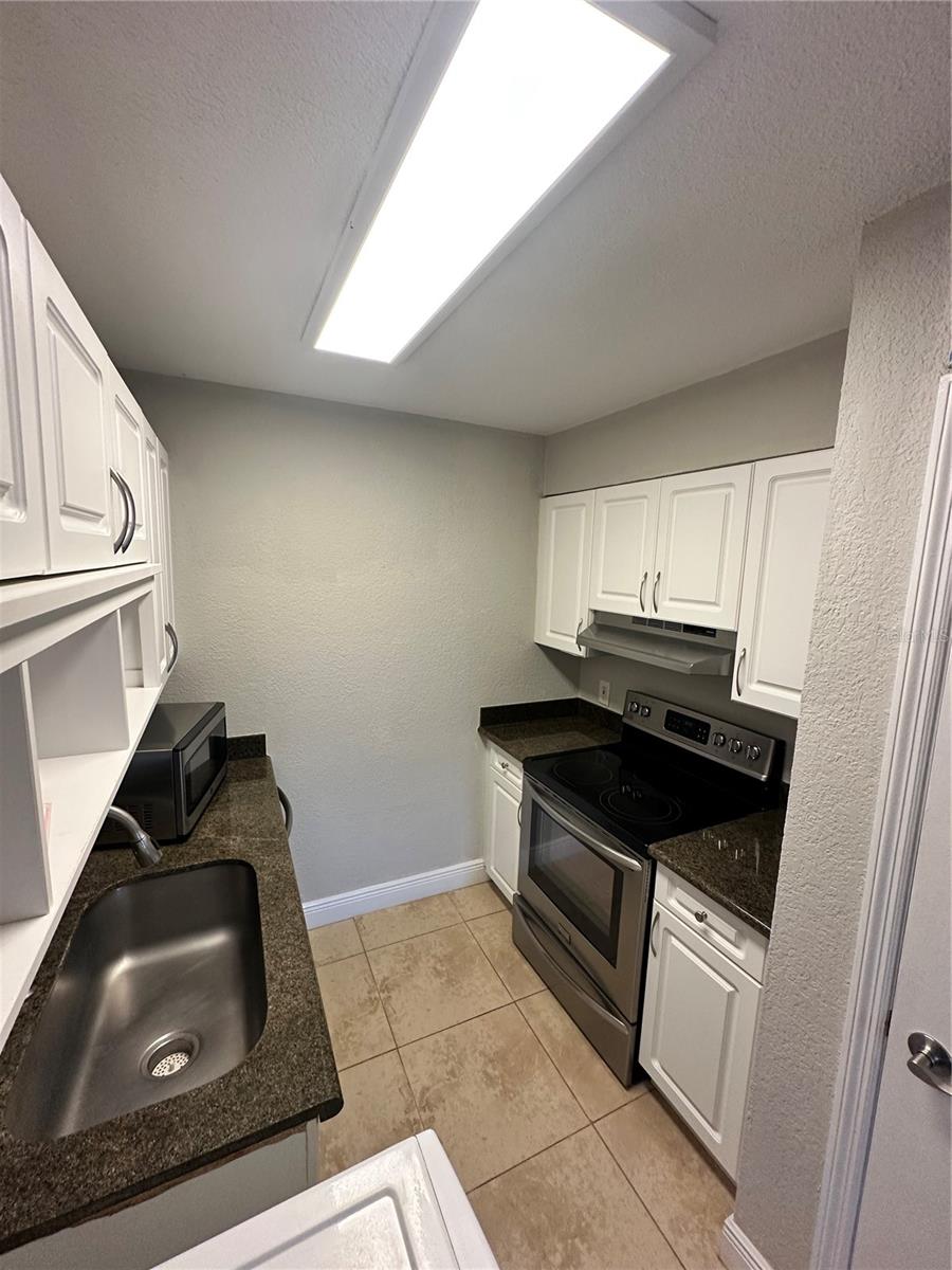 WHISPERING OAKS - Residential Lease