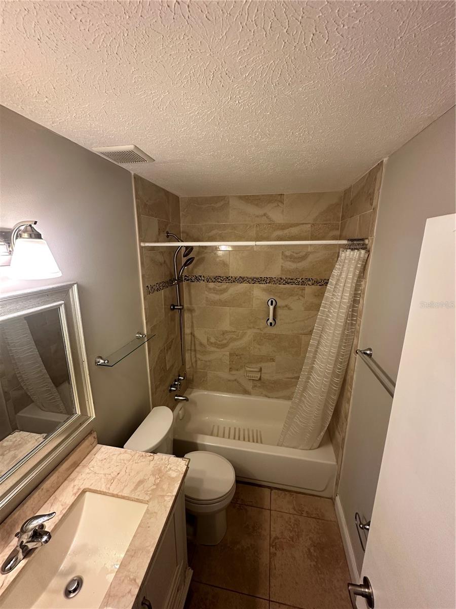 WHISPERING OAKS - Residential Lease