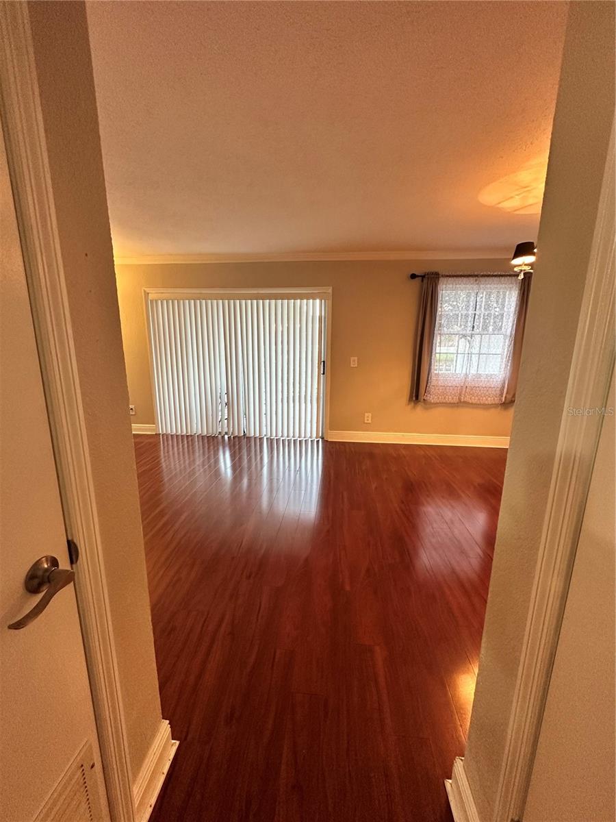 WHISPERING OAKS - Residential Lease