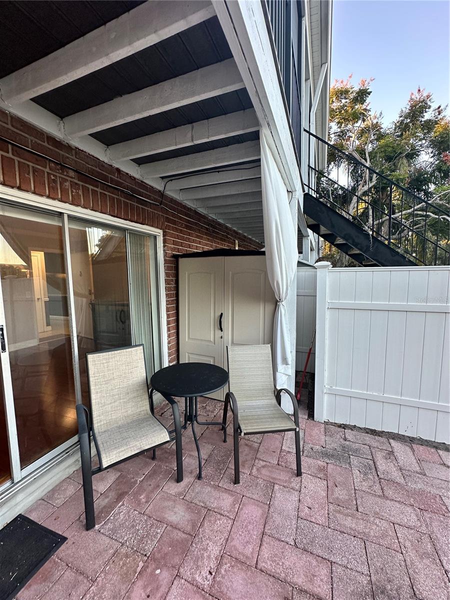 WHISPERING OAKS - Residential Lease