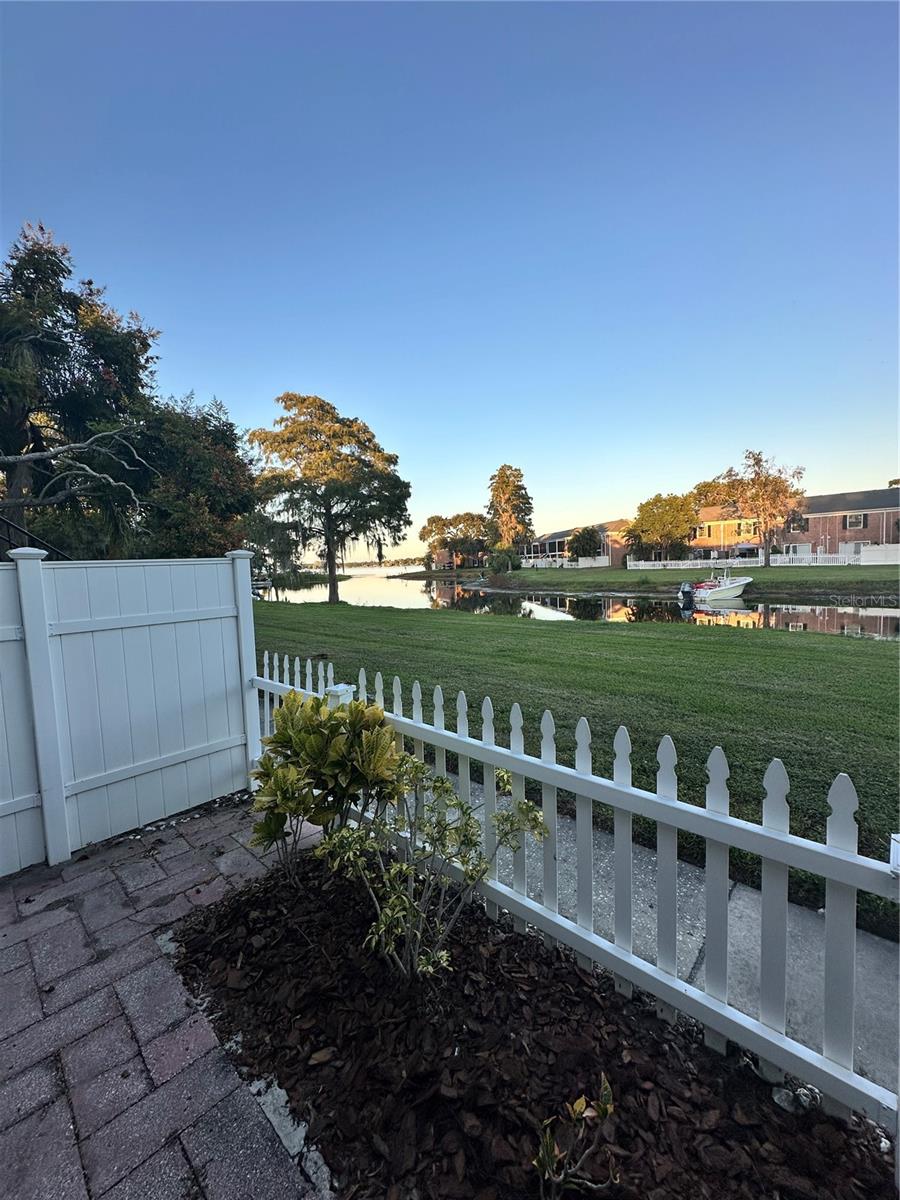 WHISPERING OAKS - Residential Lease