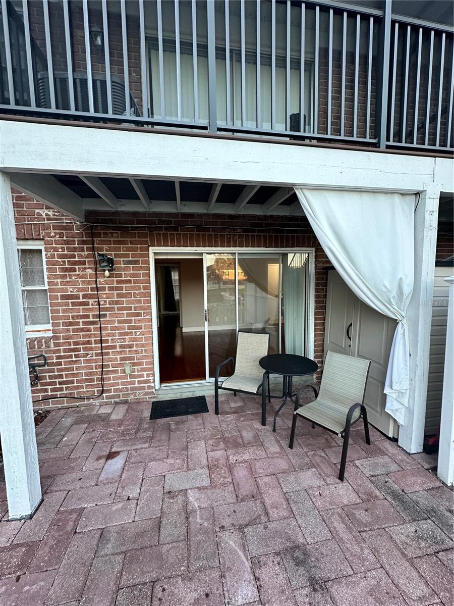 WHISPERING OAKS - Residential Lease