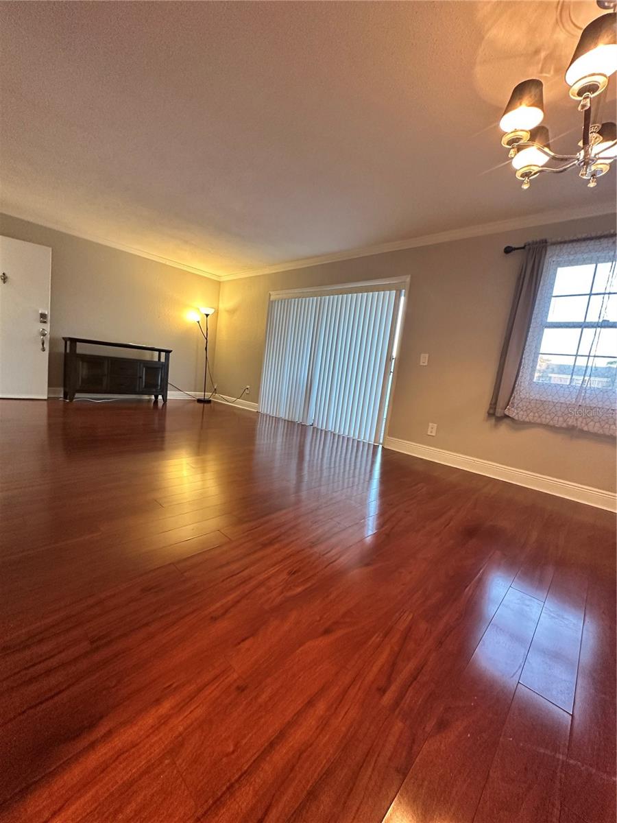 WHISPERING OAKS - Residential Lease