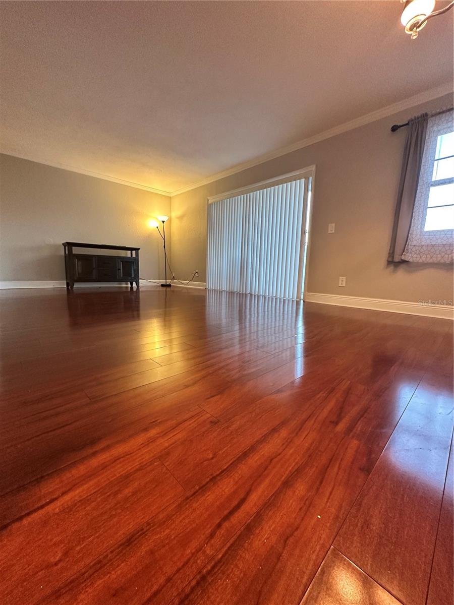 WHISPERING OAKS - Residential Lease
