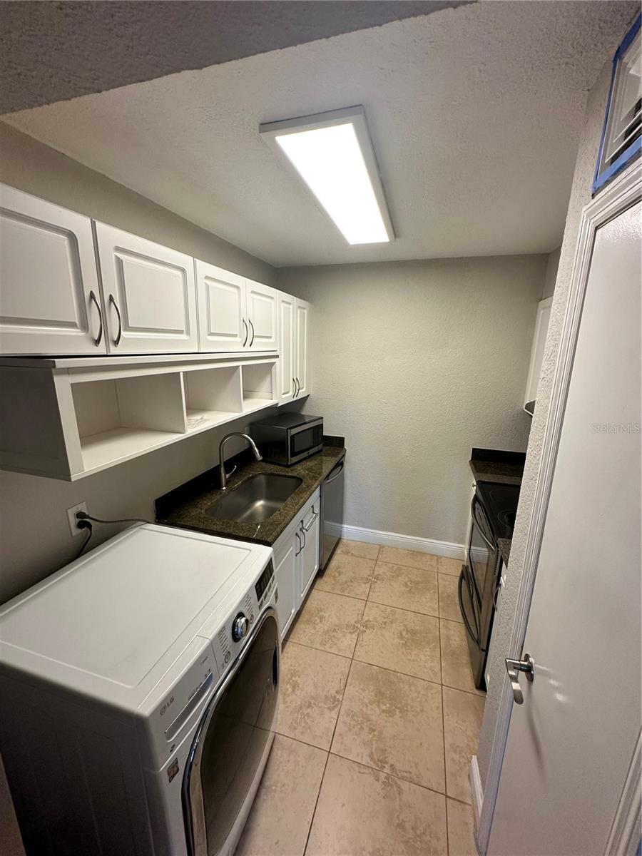 WHISPERING OAKS - Residential Lease